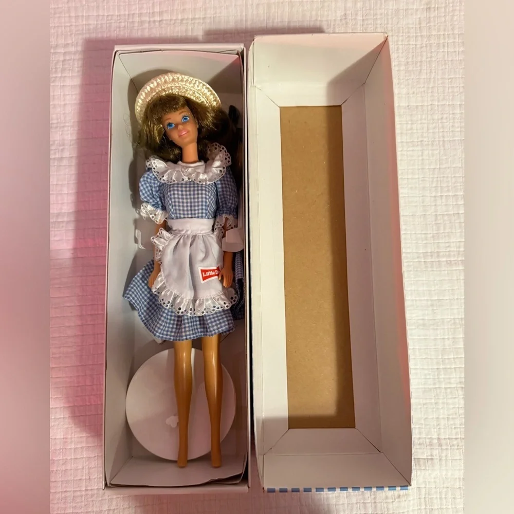 BARBIE LITTLE DEBBIE SNACKS - COLLECTOR EDITION SERIES 1 1992 DOLL OUTFIT HAT